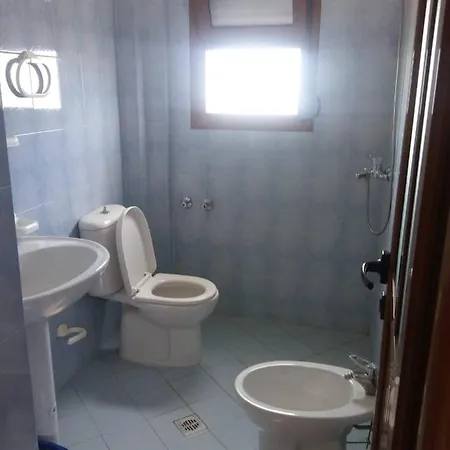 Valona Guest house *